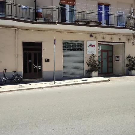 Matera Bus Station San Pardo בית הארחה *